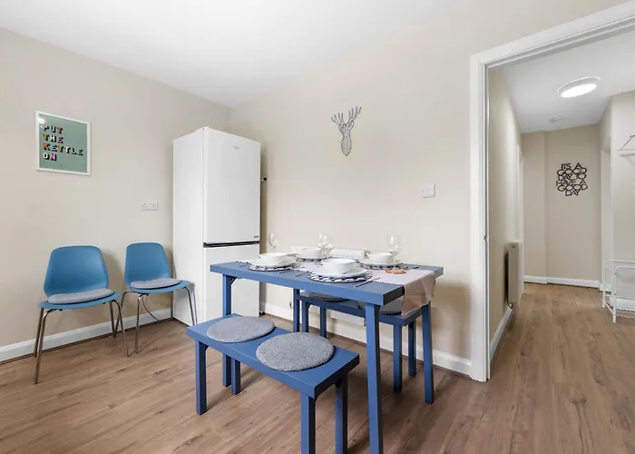 Warwick Uni-Modern 3 Bed House Free Parking, Wifi, Garden