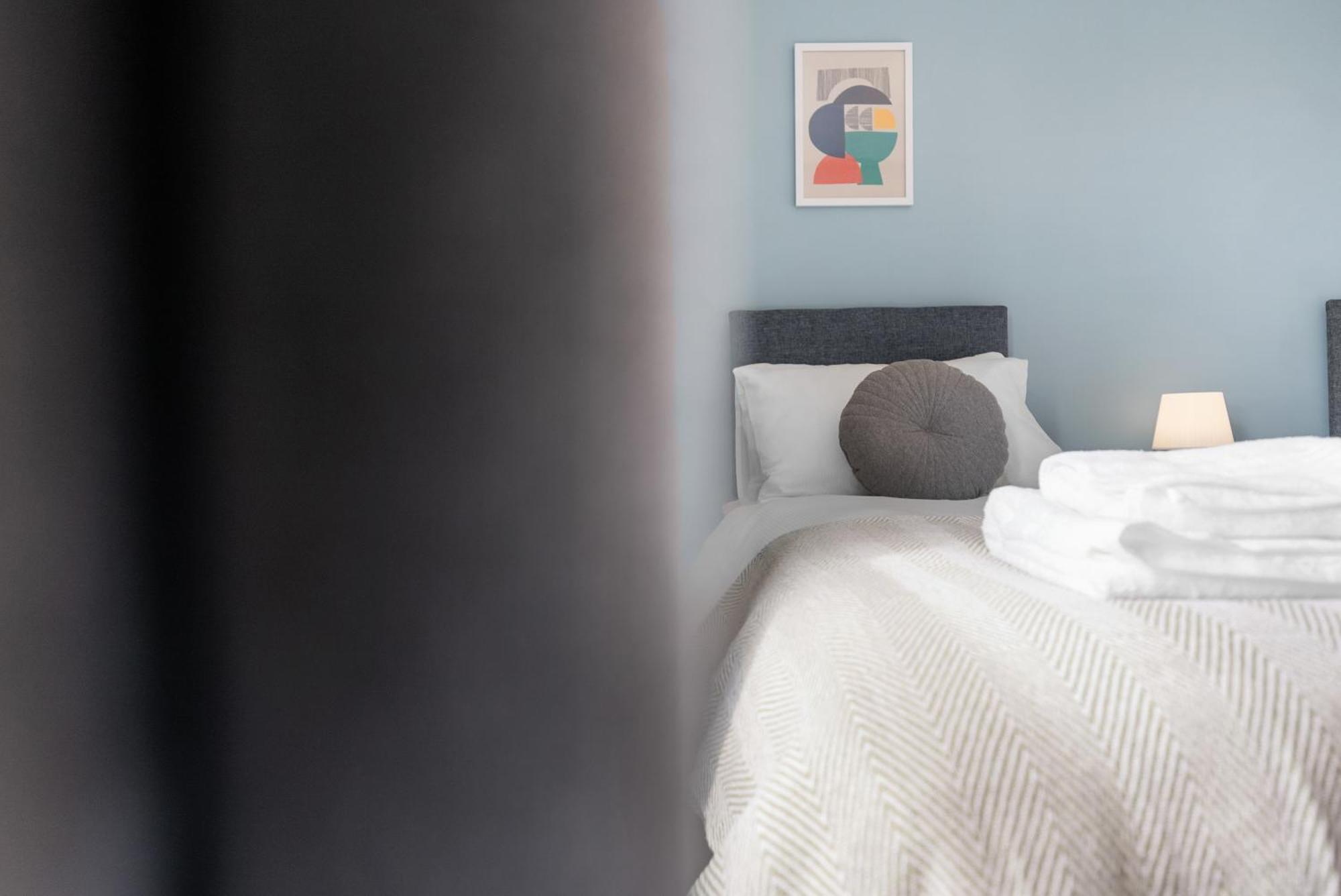 Warwick Uni-modern 3 Bed House Free Parking, Wifi, Garden Casa de Férias